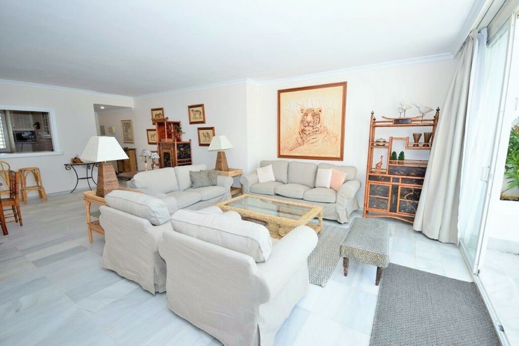 Penthouse Estepona Málaga - image 14