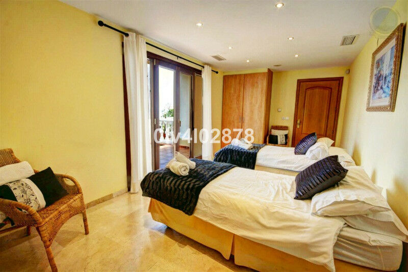 Detached Villa Benalmadena Pueblo Málaga - image 15