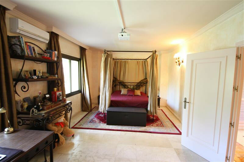Detached Villa Los Monteros Málaga - image 15