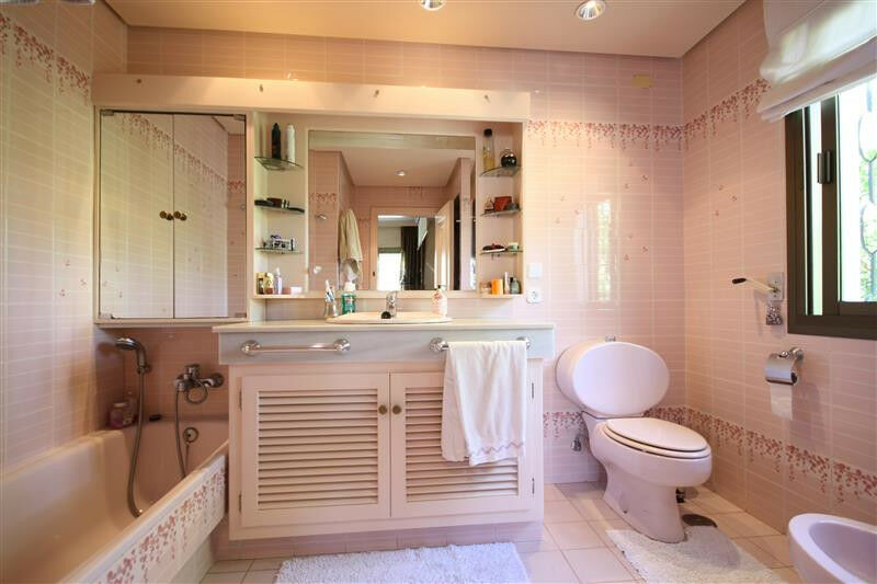 Detached Villa Los Monteros Málaga - image 16