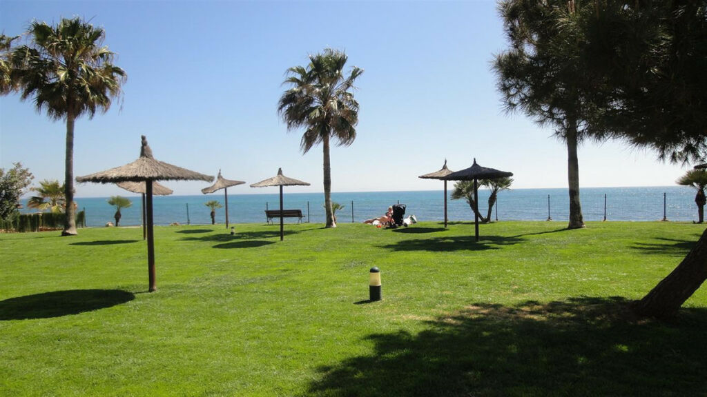 Middle Floor Apartment Calahonda Málaga - image 16