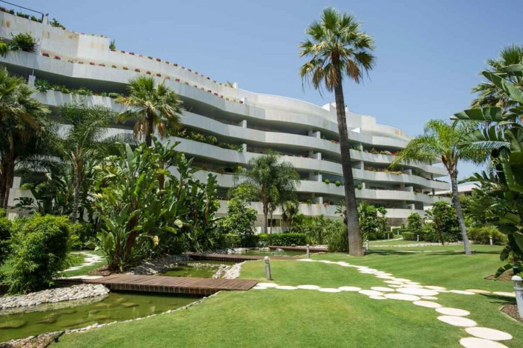 Ground Floor Apartment Puerto Banús Málaga - image 16