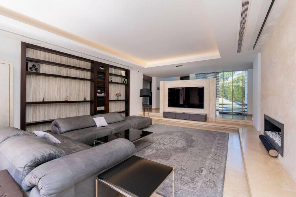 Detached Villa Costalita Málaga - image 17