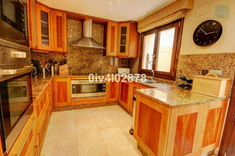 Detached Villa Benalmadena Pueblo Málaga - image 17
