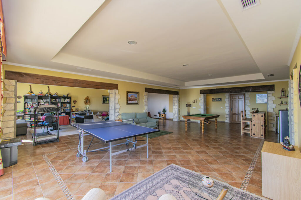 Detached Villa Estepona Málaga - image 17