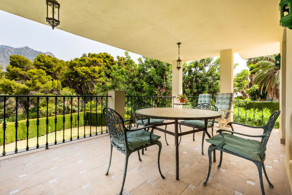 Detached Villa Marbella Málaga - image 17