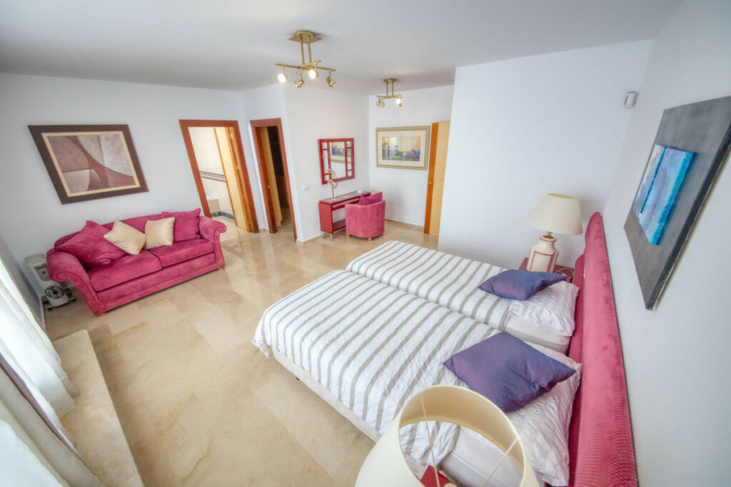 Detached Villa Benalmadena Málaga - image 17