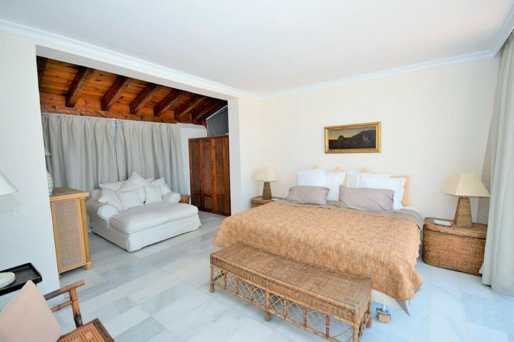Penthouse Estepona Málaga - image 17