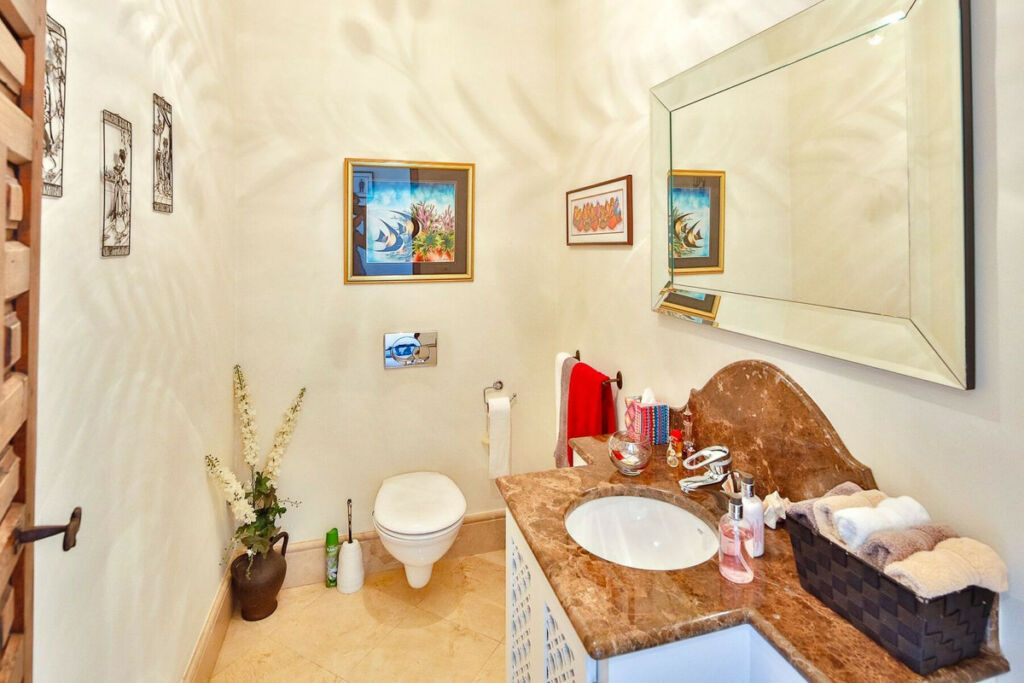 Detached Villa Sotogrande Alto Cádiz - image 18