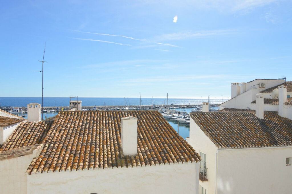 Middle Floor Apartment Puerto Banús Málaga - image 19