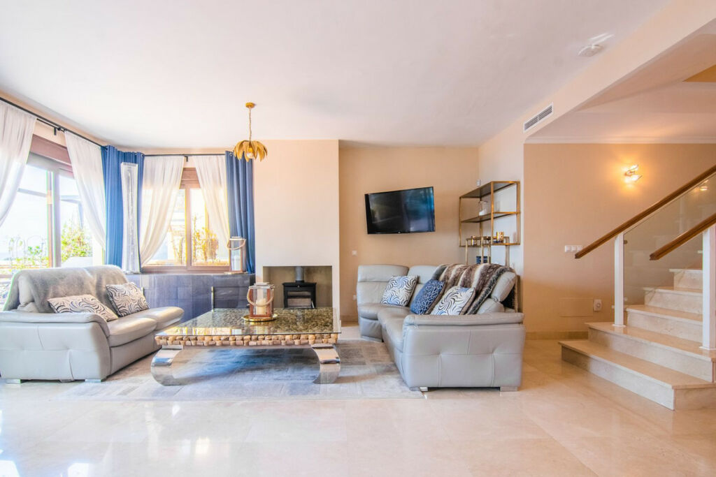 Semi-Detached House La Mairena Málaga - image 19