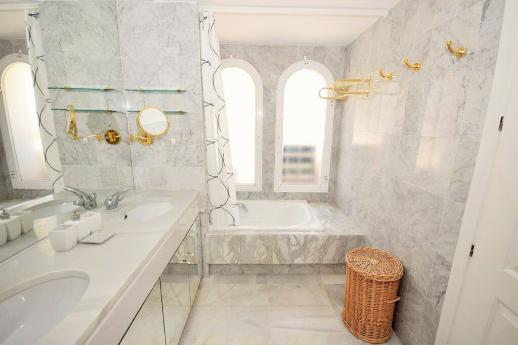 Penthouse Estepona Málaga - image 19