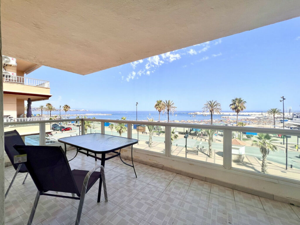 Middle Floor Apartment Fuengirola Málaga - image 2