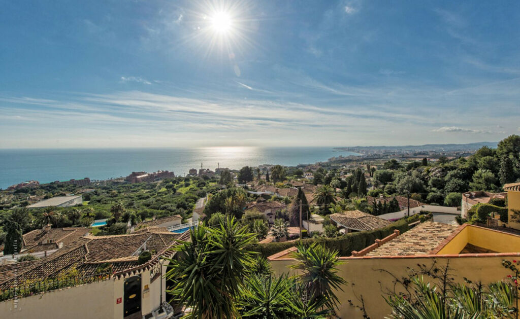 Detached Villa Benalmadena Málaga - image 2
