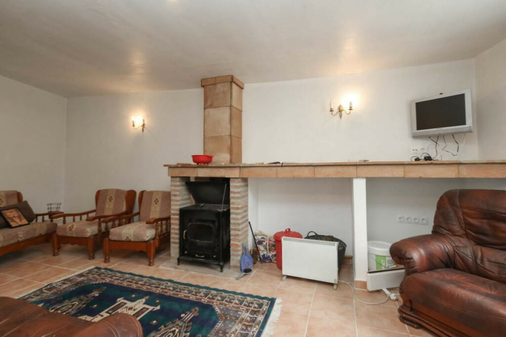Townhouse Tolox Málaga - image 2