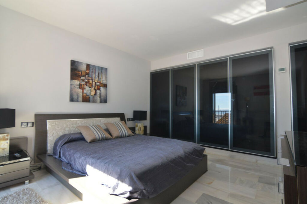 Middle Floor Apartment Puerto Banús Málaga - image 20