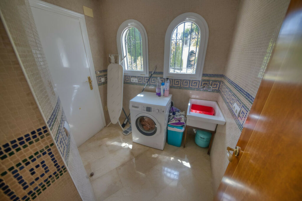 Detached Villa Benalmadena Málaga - image 21