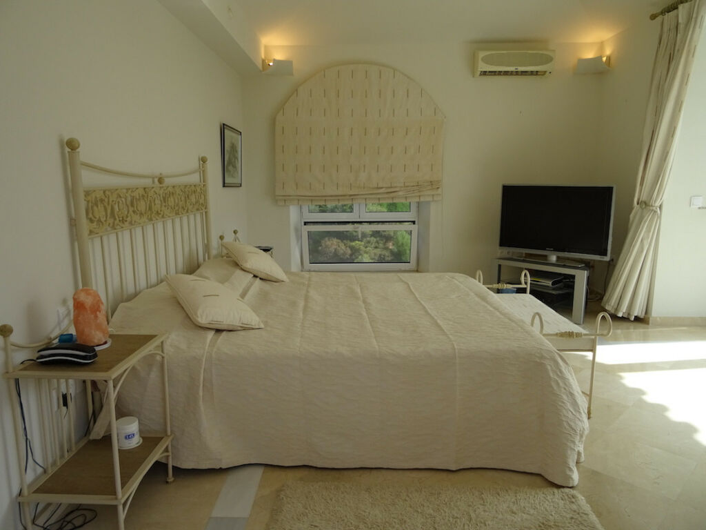 Detached Villa Sotogrande Alto Cádiz - image 20