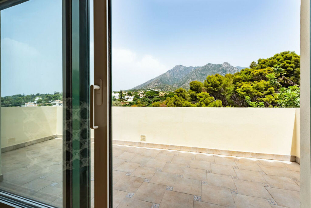 Detached Villa Marbella Málaga - image 22
