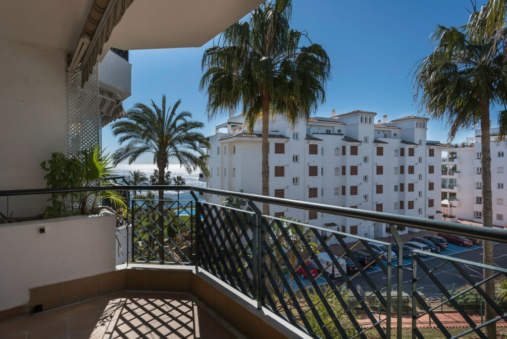 Middle Floor Apartment Calahonda Málaga - image 22