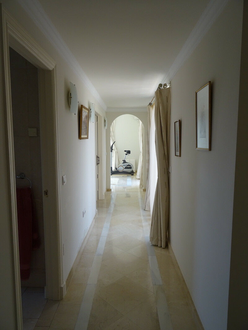 Detached Villa Sotogrande Alto Cádiz - image 21
