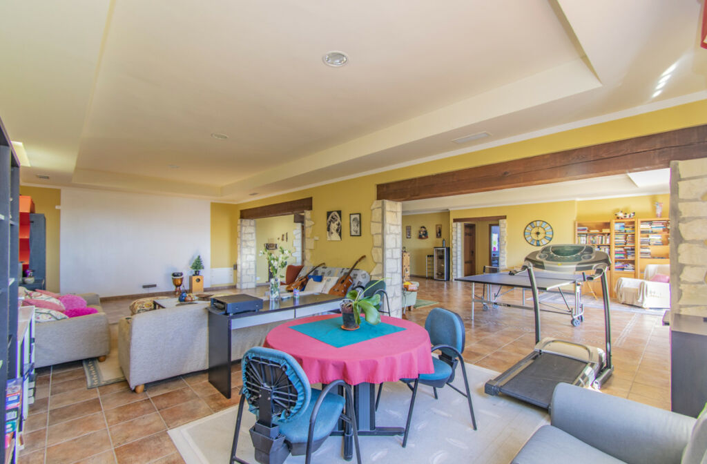 Detached Villa Estepona Málaga - image 23