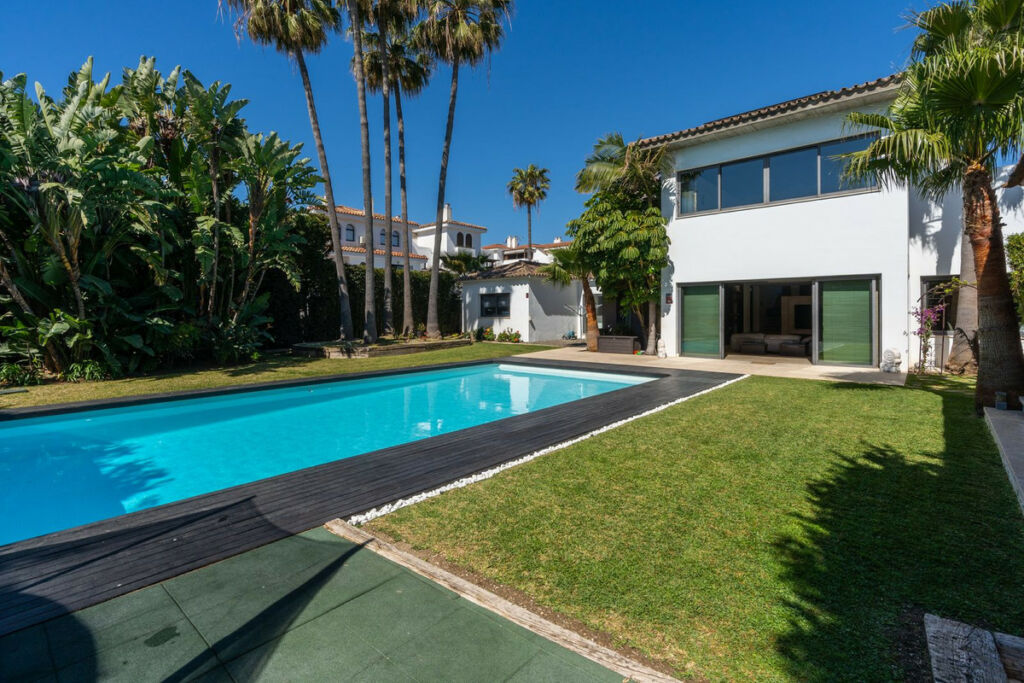 Detached Villa Costalita Málaga - image 23