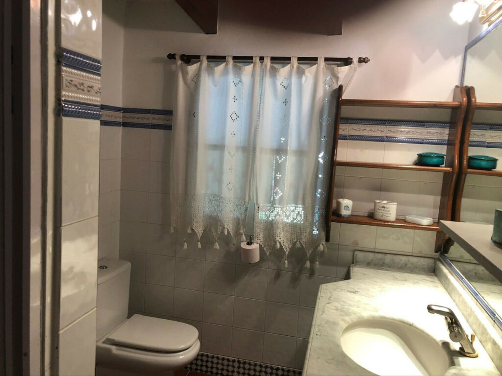 Detached Villa Estepona Málaga - image 23