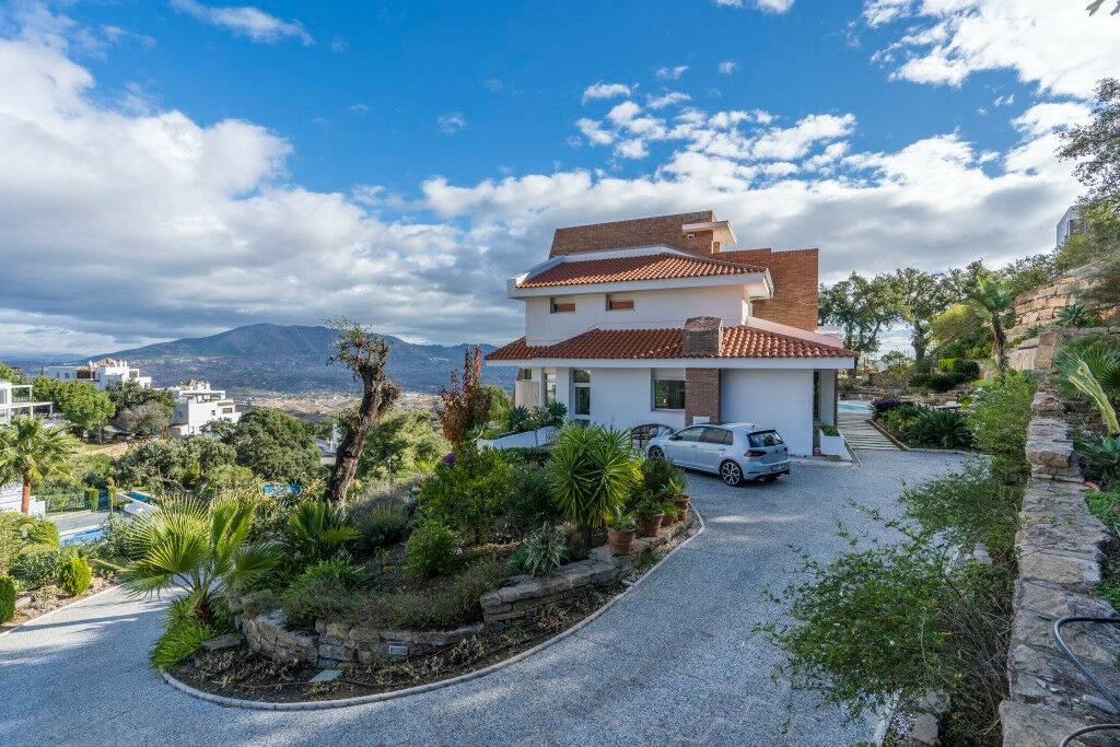 Detached Villa La Mairena Málaga - image 2