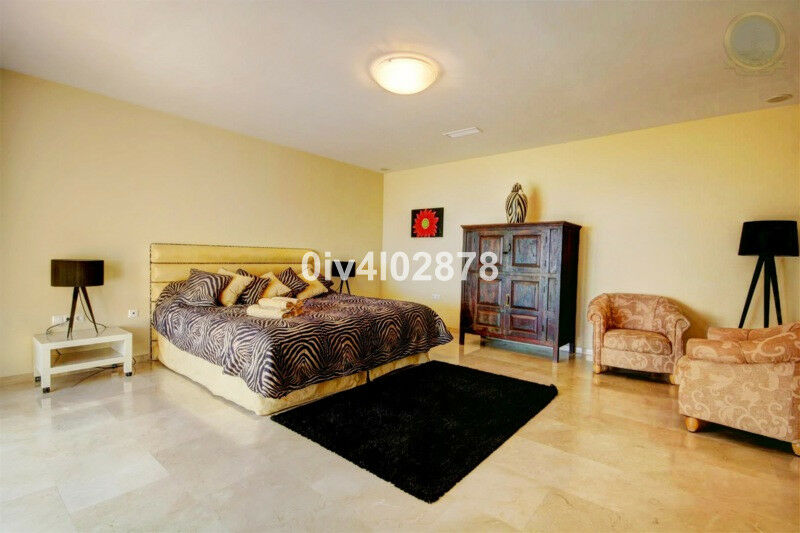 Detached Villa Benalmadena Pueblo Málaga - image 23