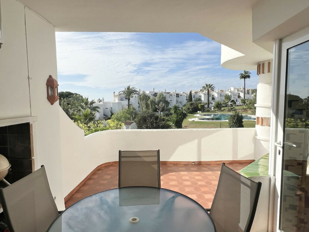 Middle Floor Apartment Calahonda Málaga - image 22