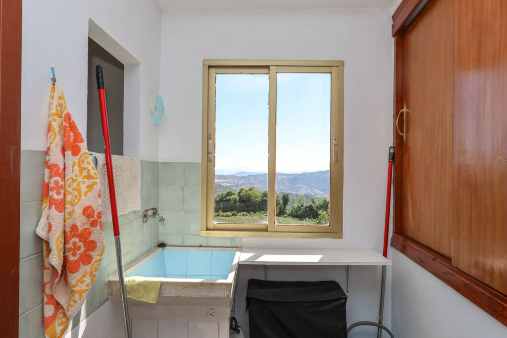 Townhouse Casarabonela Málaga - image 24