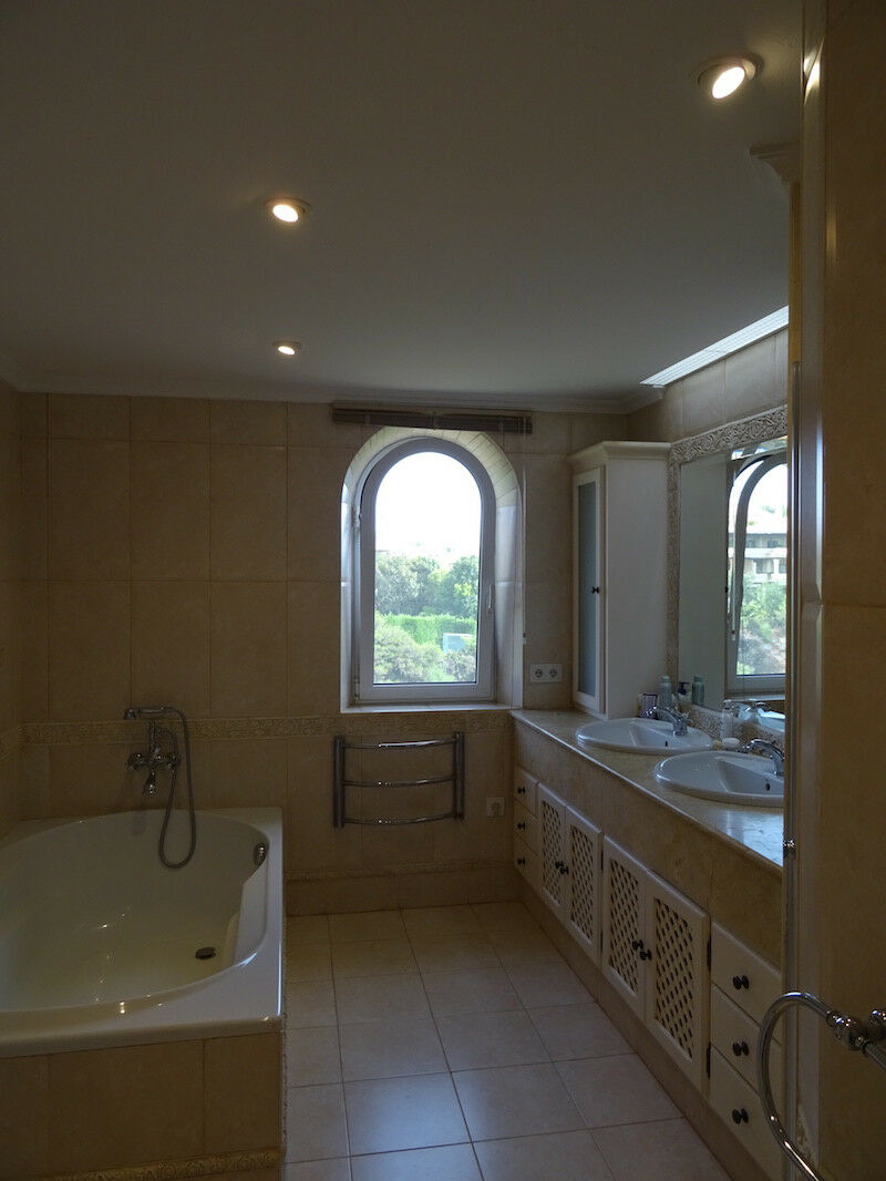 Detached Villa Sotogrande Alto Cádiz - image 23