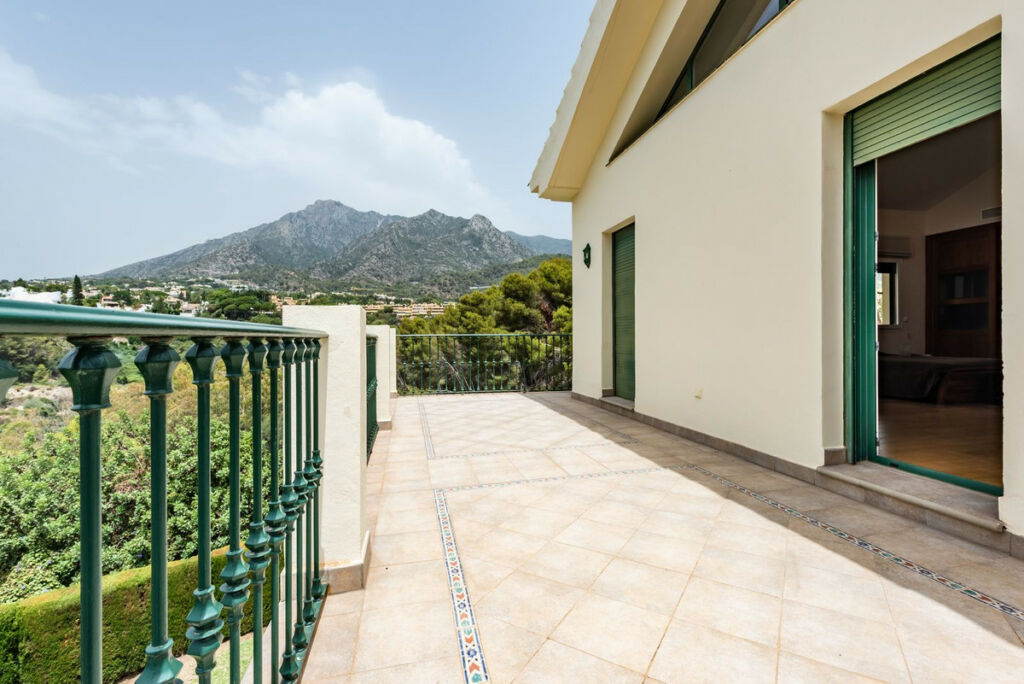 Detached Villa Marbella Málaga - image 25