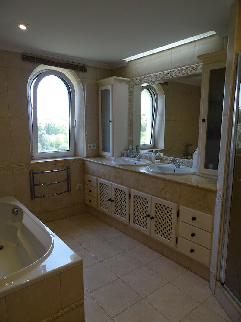 Detached Villa Sotogrande Alto Cádiz - image 24