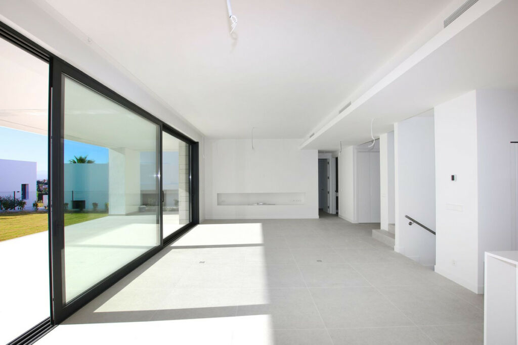 Detached Villa Río Real Málaga - image 27