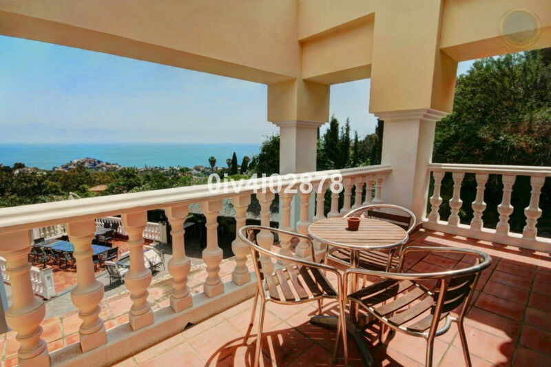 Detached Villa Benalmadena Pueblo Málaga - image 27
