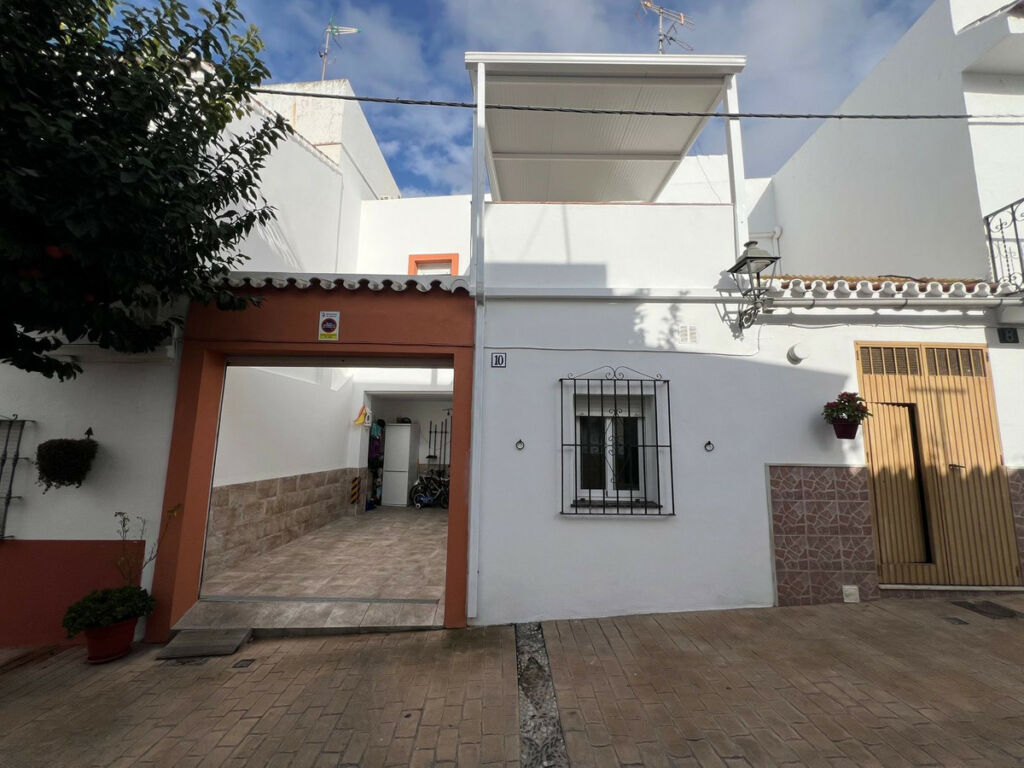 Townhouse Estepona Málaga - image 2