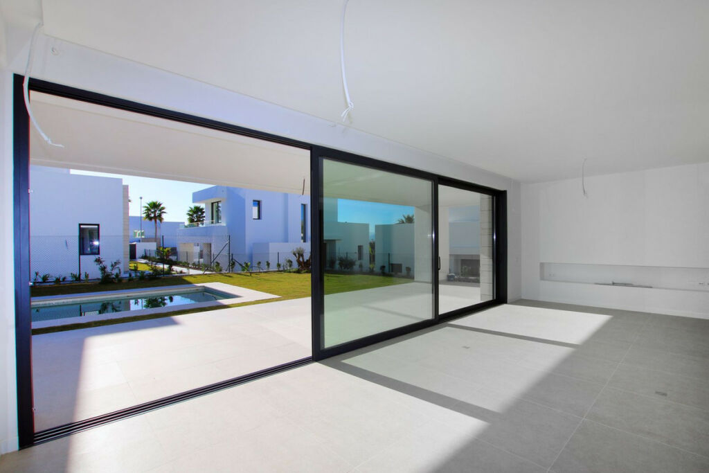 Detached Villa Río Real Málaga - image 28
