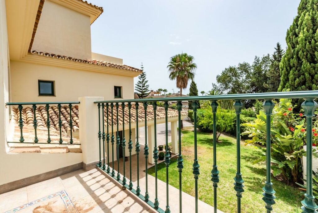 Detached Villa Marbella Málaga - image 27