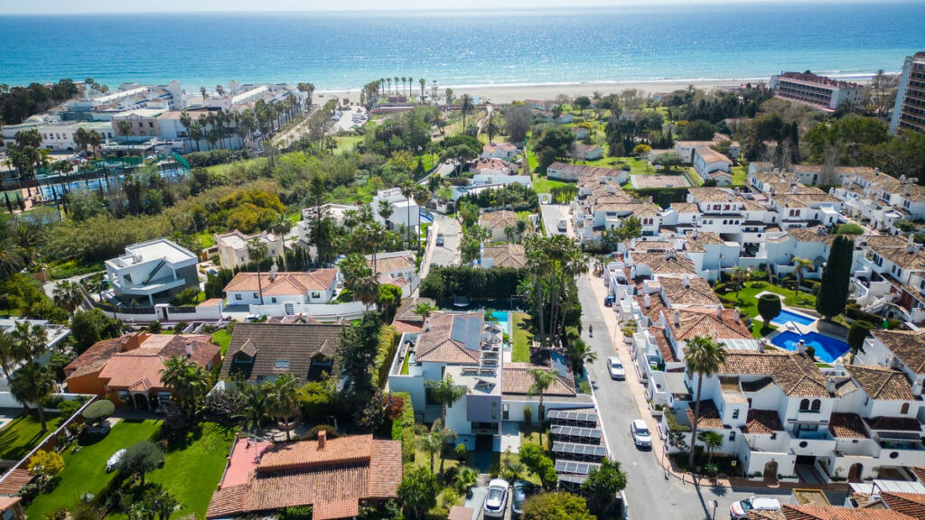 Detached Villa Costalita Málaga - image 27