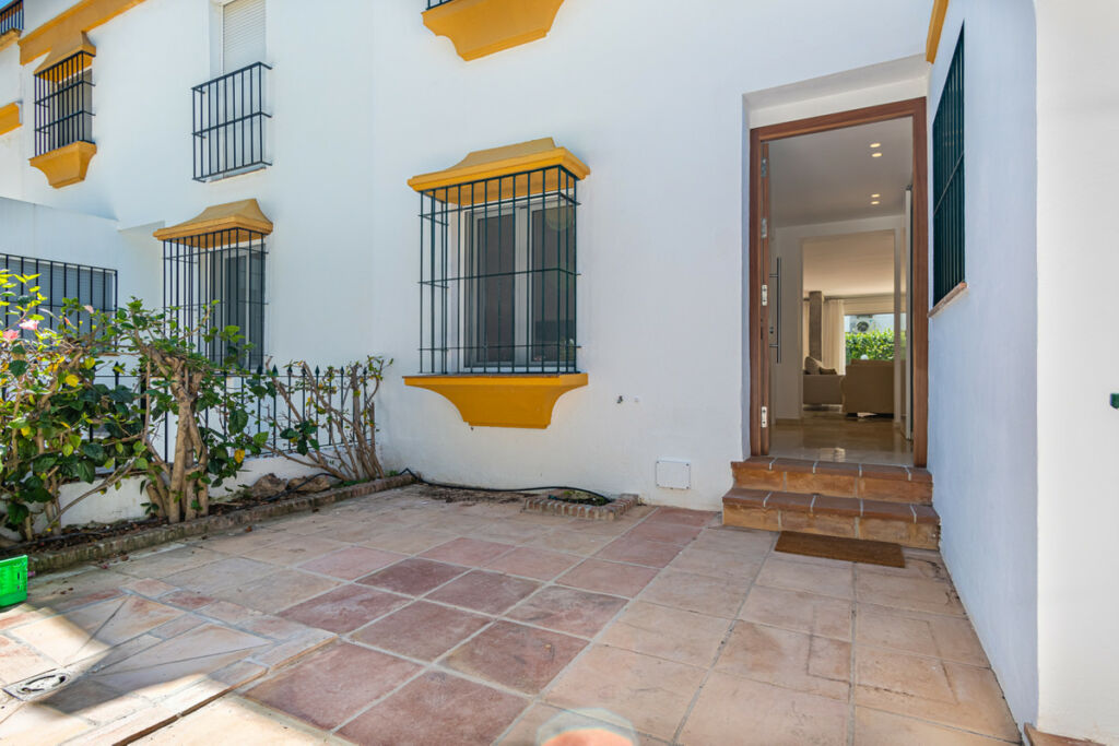 Townhouse The Golden Mile Málaga - image 28