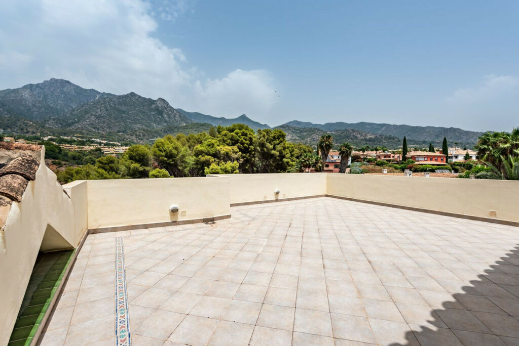 Detached Villa Marbella Málaga - image 29