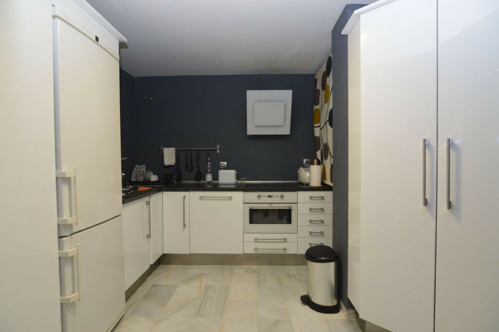 Middle Floor Apartment Puerto Banús Málaga - image 6
