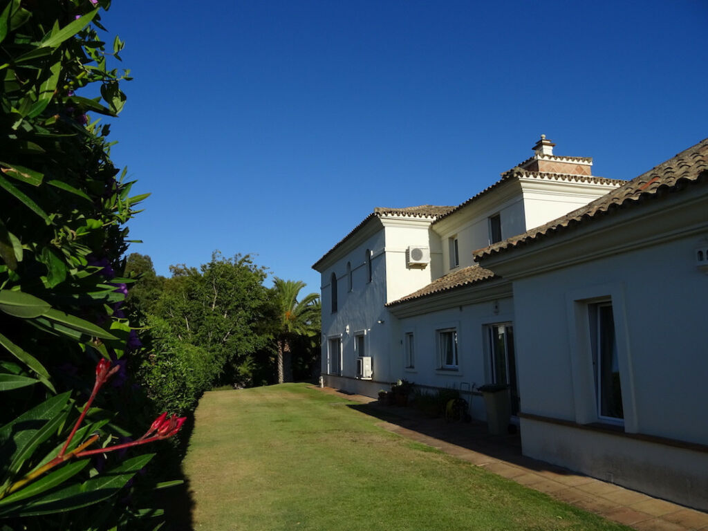 Detached Villa Sotogrande Alto Cádiz - image 3