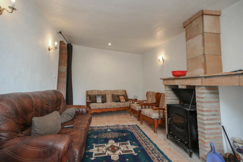 Townhouse Tolox Málaga - image 3