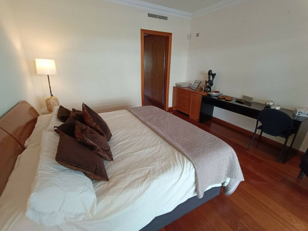Ground Floor Apartment Puerto Banús Málaga - image 3