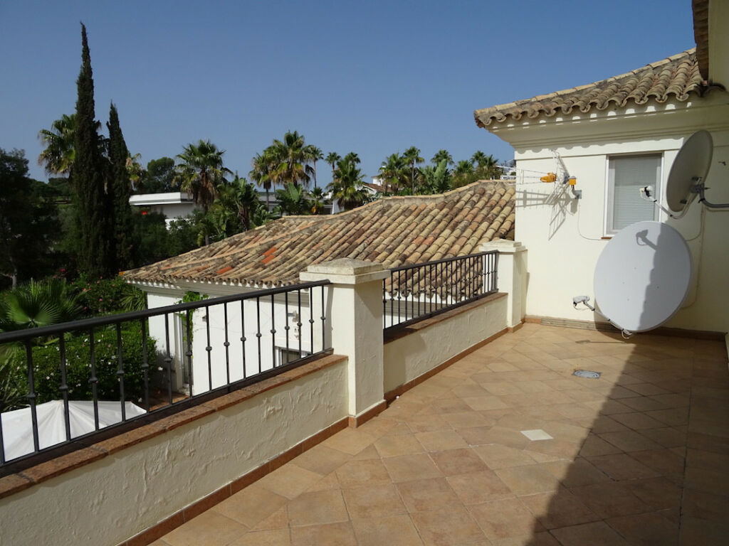 Detached Villa Sotogrande Alto Cádiz - image 29