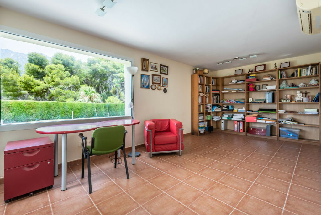 Detached Villa Marbella Málaga - image 32