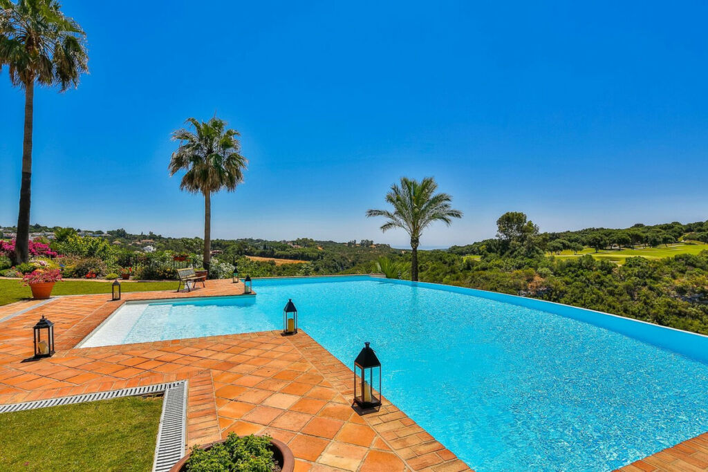 Detached Villa Sotogrande Alto Cádiz - image 32